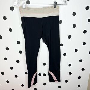 EUC LULULEMON LEGGINGS SIZE 4